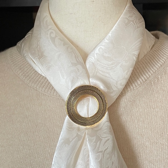 Leiba USA Jewelry - vintage scarf clip